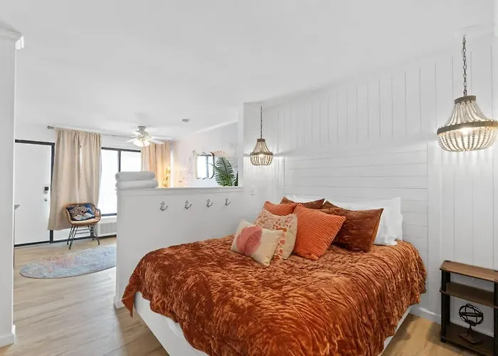 The Queen'S View By Brunswick Vacation Rentals- Renovated Condo At Causeway Inn